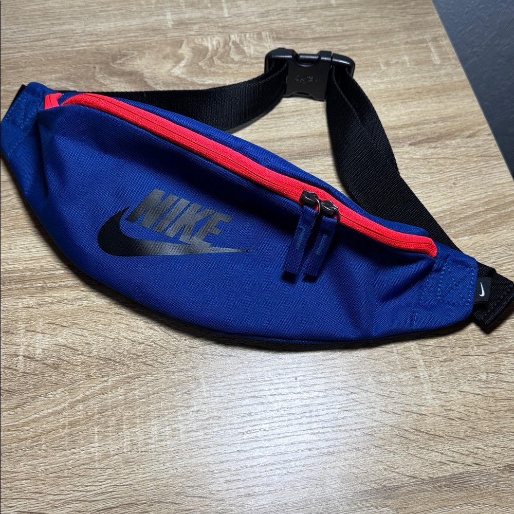 Nike Heritage Waistpack 3L Fanny Pack Crossbody Bag NWOT